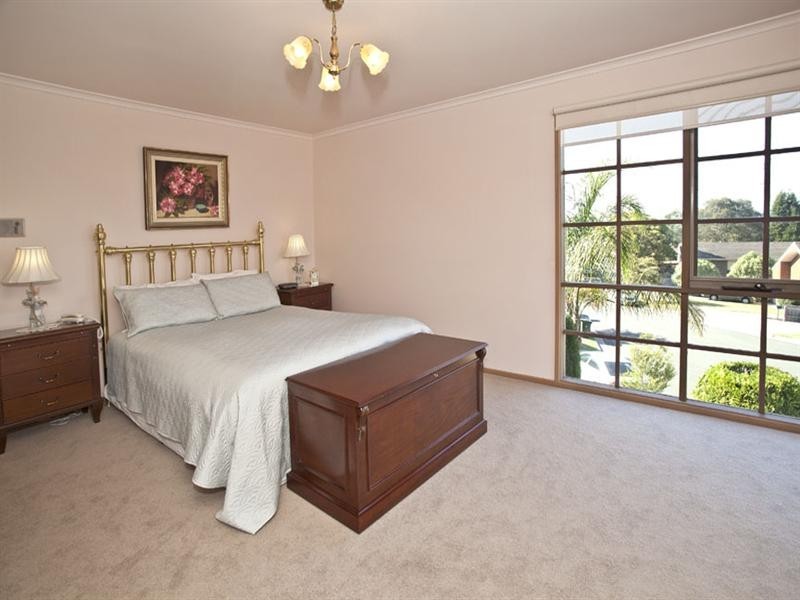 6 Moonstone Court, Wheelers Hill VIC 3150