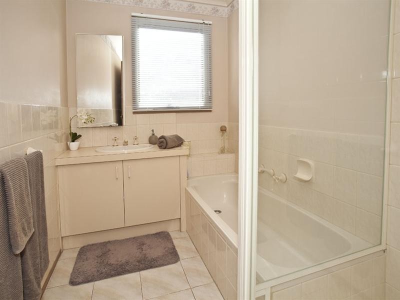 6 Moonstone Court, Wheelers Hill VIC 3150