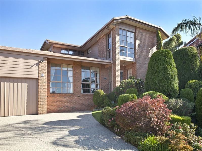 6 Moonstone Court, Wheelers Hill VIC 3150