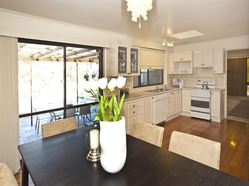 15 Brahmin Avenue, Wheelers Hill VIC 3150