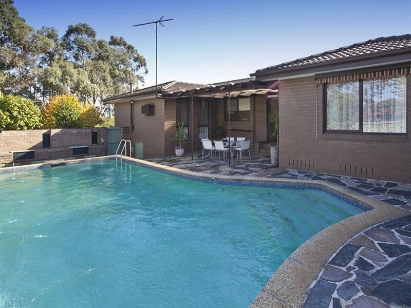 15 Brahmin Avenue, Wheelers Hill VIC 3150