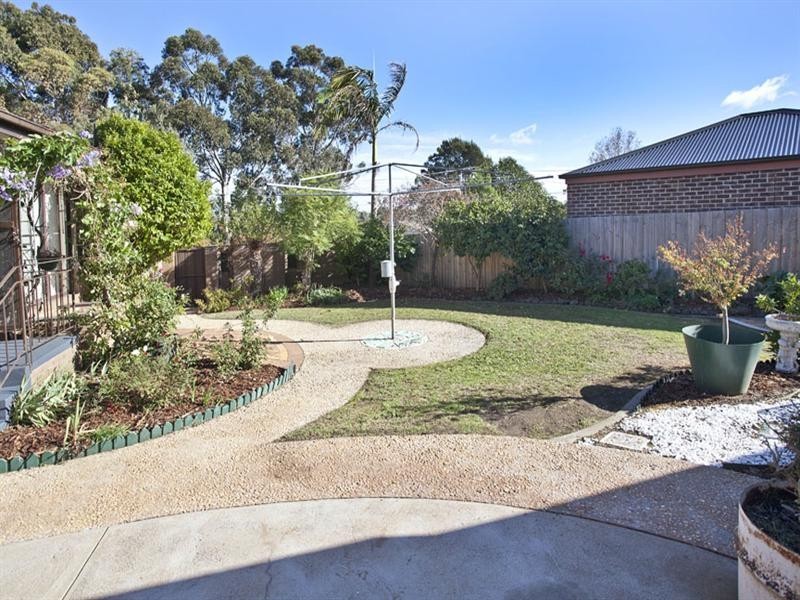 15 Brahmin Avenue, Wheelers Hill VIC 3150