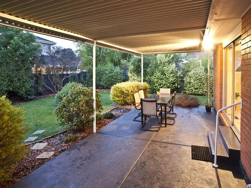 13 Johnson Drive, Glen Waverley VIC 3150