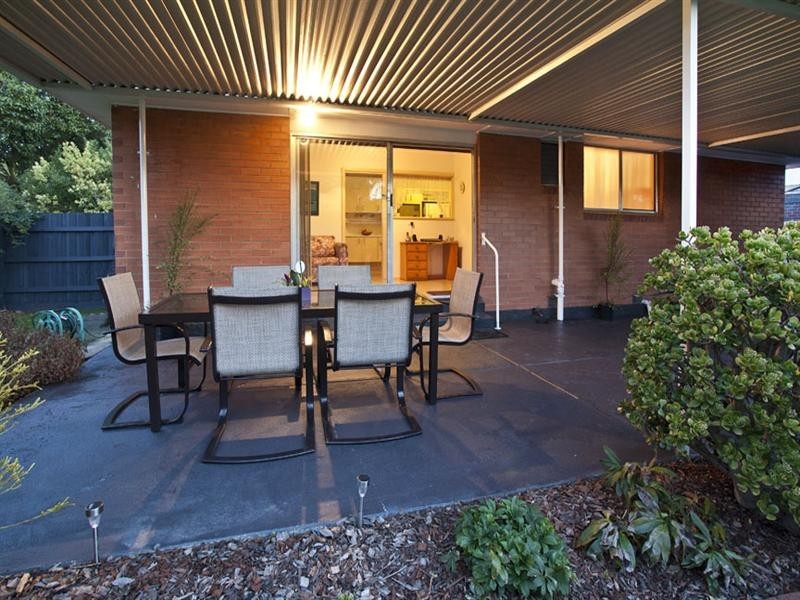 13 Johnson Drive, Glen Waverley VIC 3150