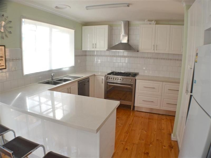 19 Milford Avenue, Wheelers Hill VIC 3150