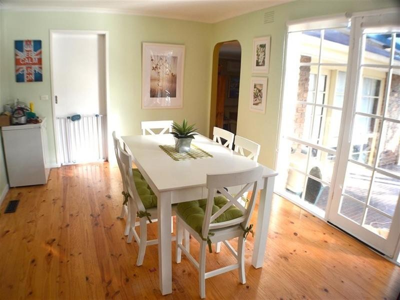 19 Milford Avenue, Wheelers Hill VIC 3150