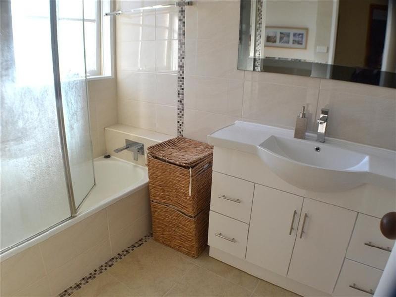 19 Milford Avenue, Wheelers Hill VIC 3150