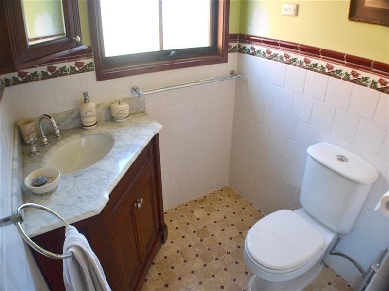 19 Milford Avenue, Wheelers Hill VIC 3150