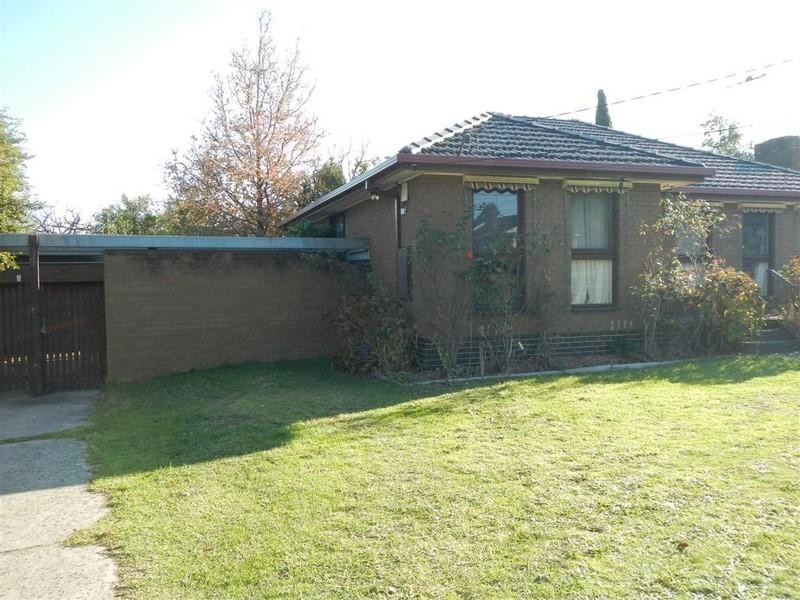 82 Whites Lane, Glen Waverley VIC 3150