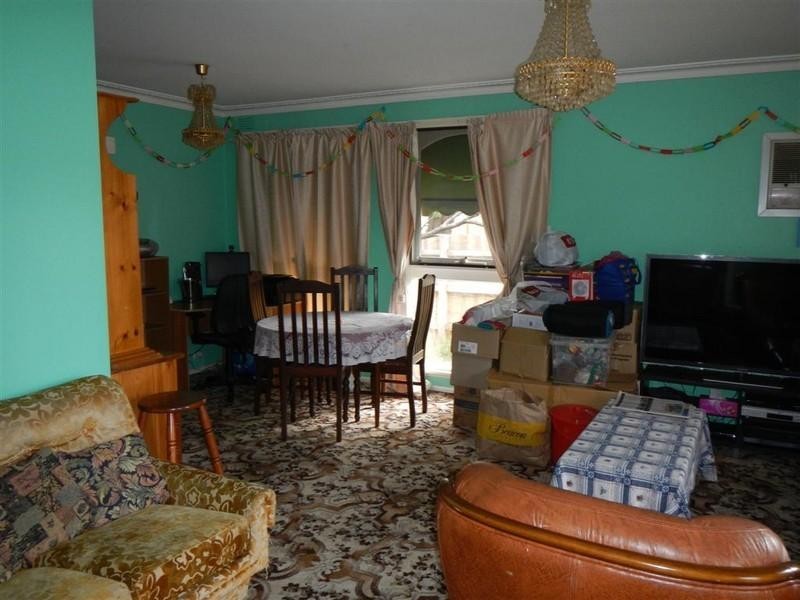 82 Whites Lane, Glen Waverley VIC 3150