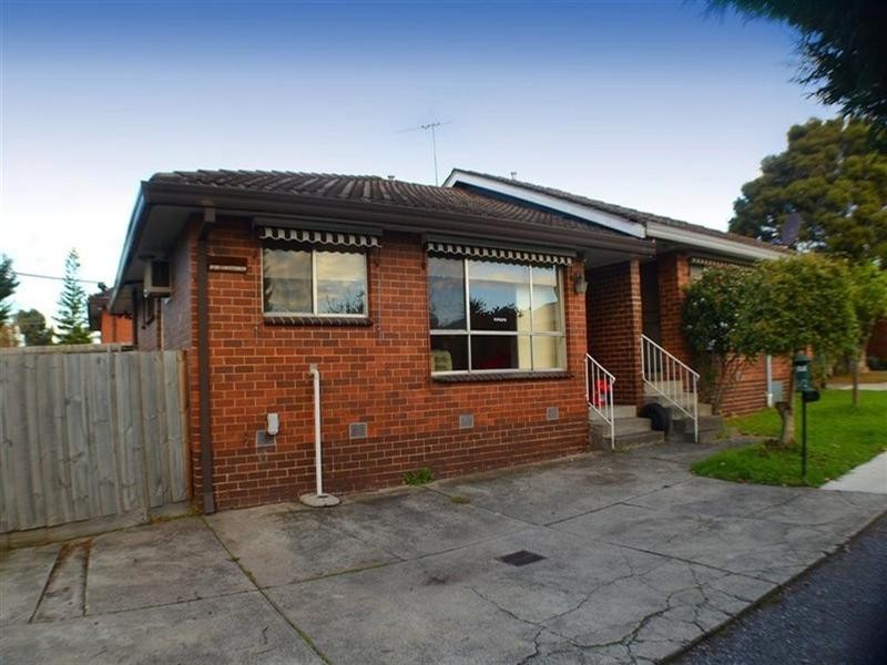 1/2 Kelly Street, Chadstone VIC 3148