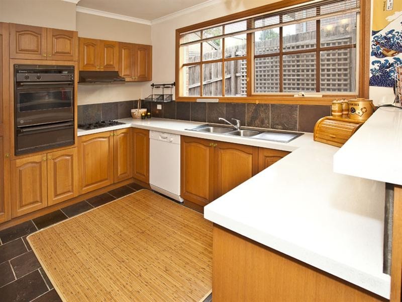 1/1 Rolls Court, Glen Waverley VIC 3150