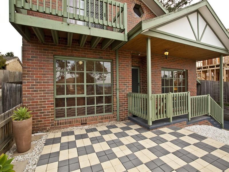 1/1 Rolls Court, Glen Waverley VIC 3150