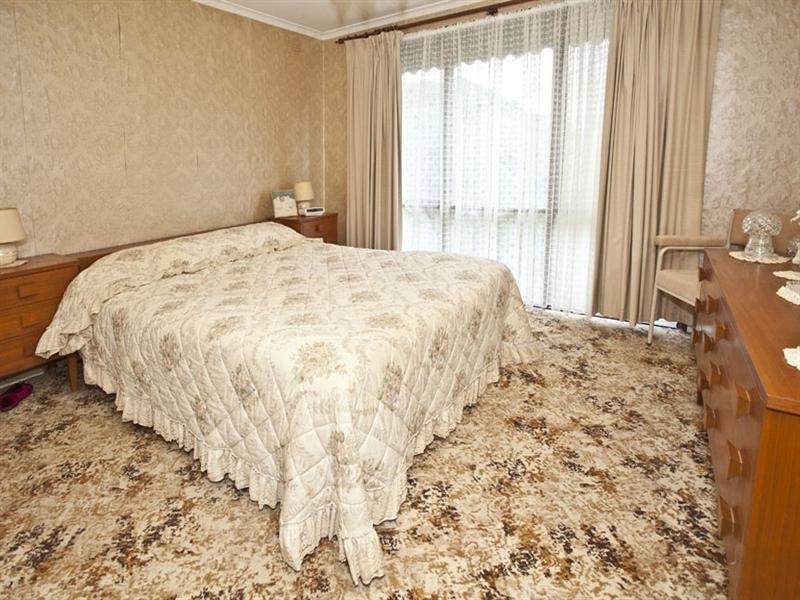 51 Tiverton Drive, Mulgrave VIC 3170