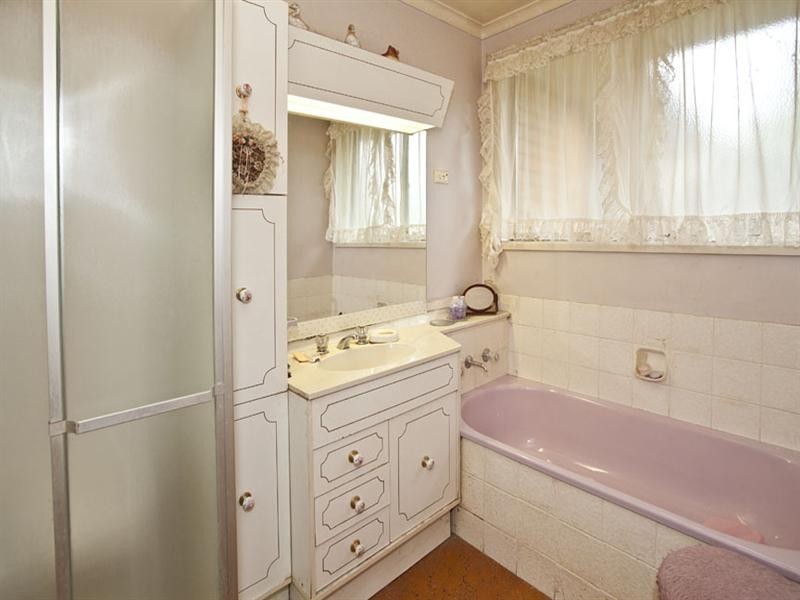 51 Tiverton Drive, Mulgrave VIC 3170