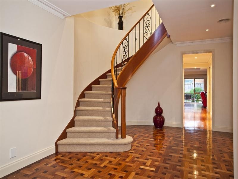 18 Kwinana Street, Glen Waverley VIC 3150