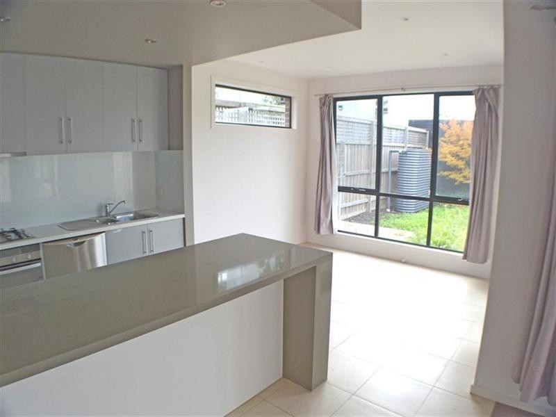 35 Autumn Terrace, Clayton South VIC 3169