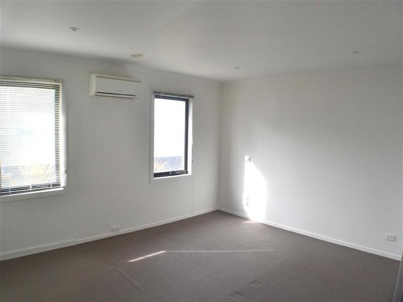 35 Autumn Terrace, Clayton South VIC 3169