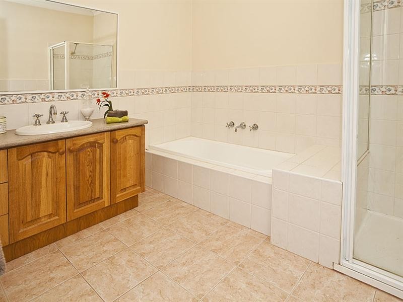 1/46 Bogong Avenue, Glen Waverley VIC 3150