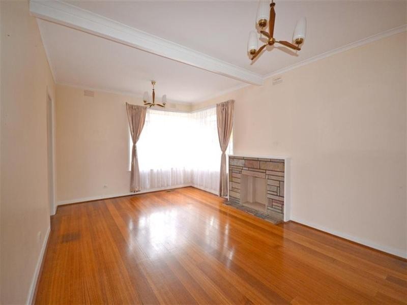 27 Middleborough Road, Burwood VIC 3125