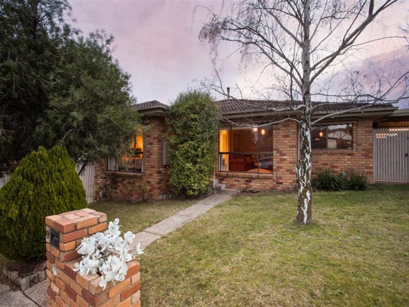 8 Prospect Hill Crescent, Dandenong North VIC 3175