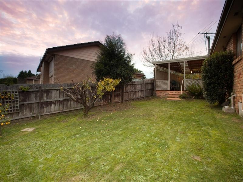 8 Prospect Hill Crescent, Dandenong North VIC 3175