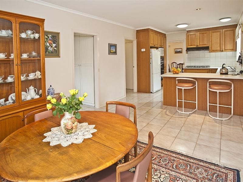 2 Daryl Avenue, Glen Waverley VIC 3150