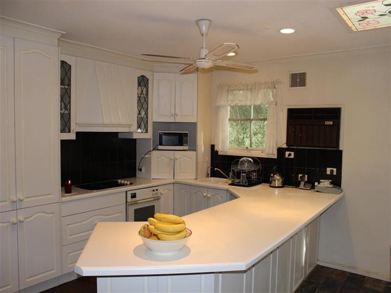 36 Petronella Avenue, Wheelers Hill VIC 3150