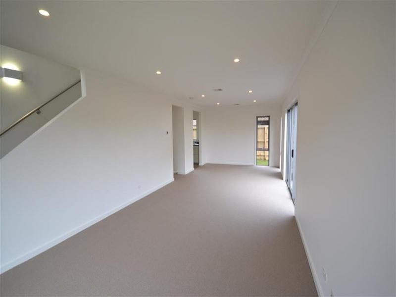 34 Grove Way, Wantirna South VIC 3152