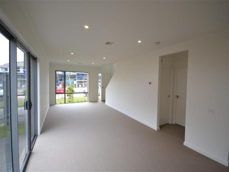 34 Grove Way, Wantirna South VIC 3152