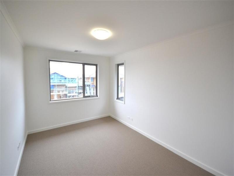 34 Grove Way, Wantirna South VIC 3152