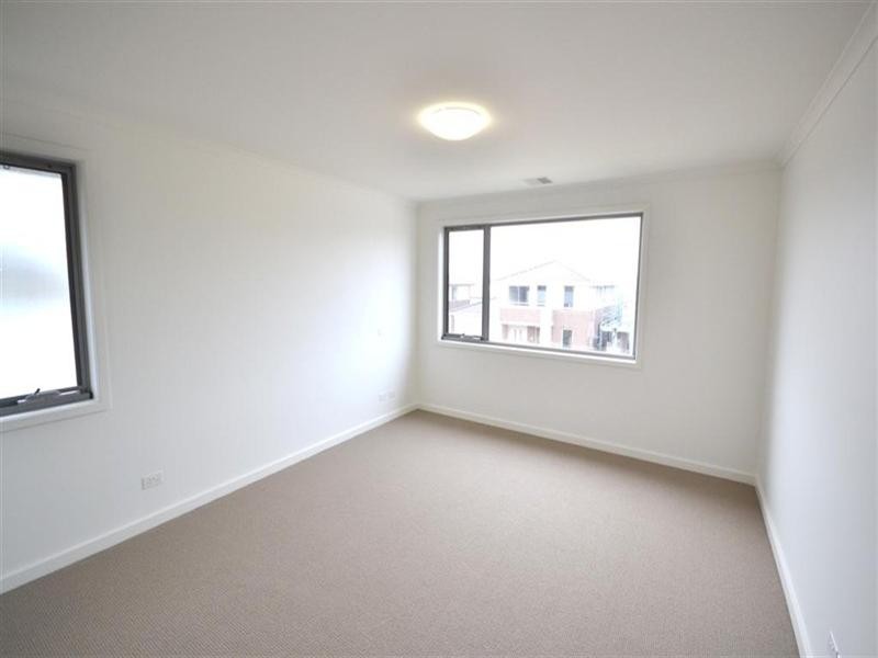 34 Grove Way, Wantirna South VIC 3152