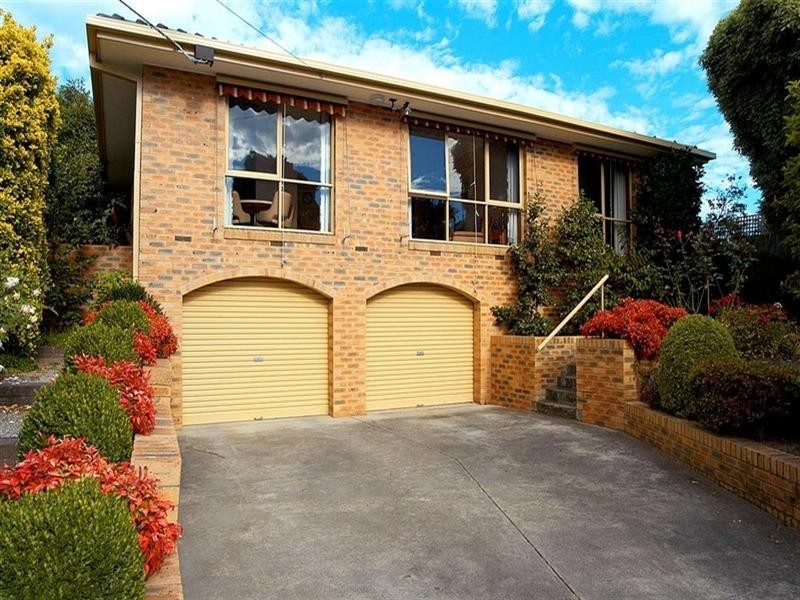 4 Regal Court, Glen Waverley VIC 3150