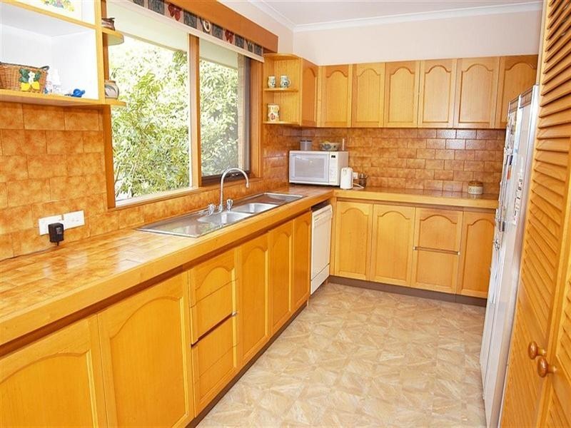 4 Regal Court, Glen Waverley VIC 3150