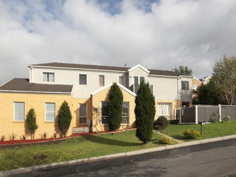 10 Tulloch Grove, Glen Waverley VIC 3150