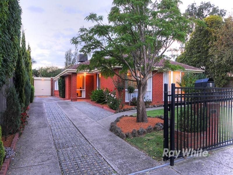 4 Vista Crescent, Rowville VIC 3178