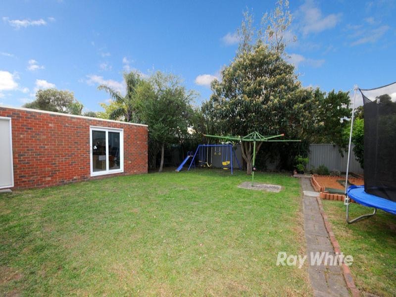 4 Vista Crescent, Rowville VIC 3178