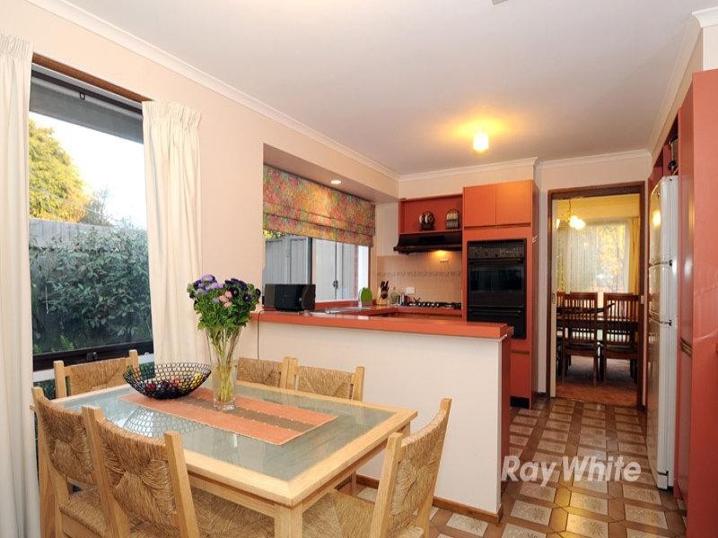 4 Vista Crescent, Rowville VIC 3178