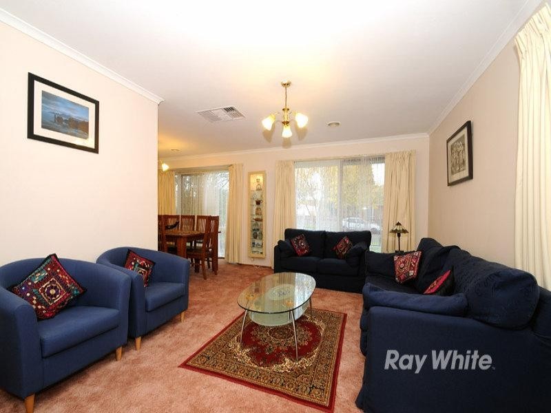 4 Vista Crescent, Rowville VIC 3178