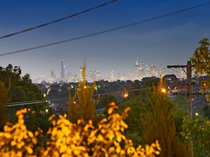 6 Grandview Road, Chadstone VIC 3148