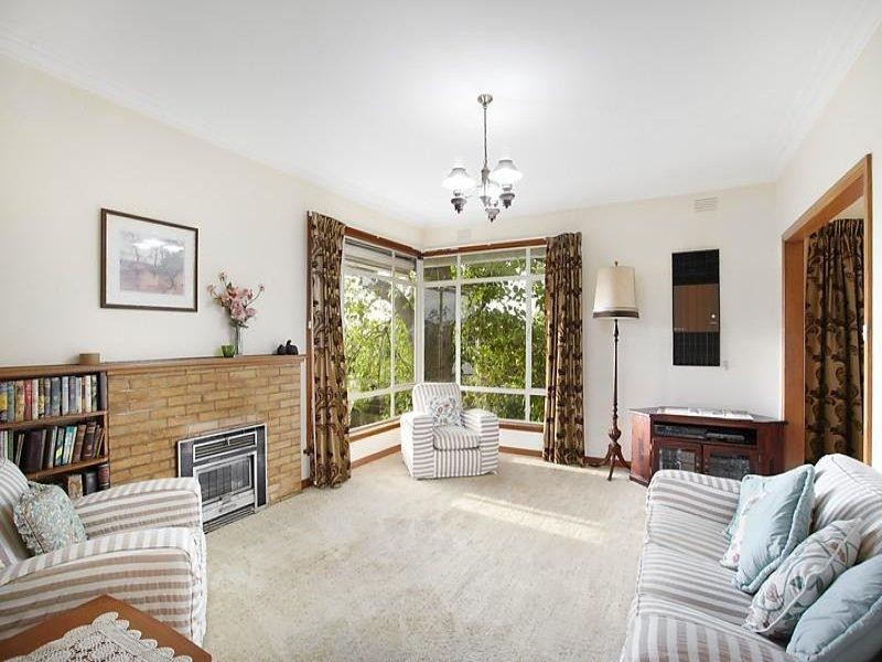 6 Grandview Road, Chadstone VIC 3148