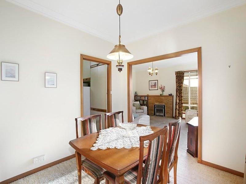 6 Grandview Road, Chadstone VIC 3148