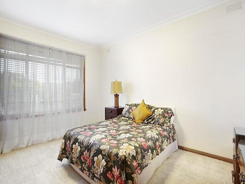 6 Grandview Road, Chadstone VIC 3148