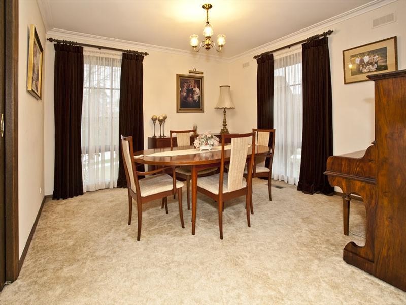 1 Penhurst Court, Glen Waverley VIC 3150