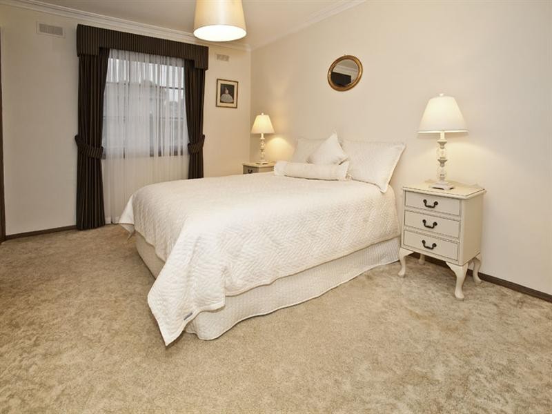 1 Penhurst Court, Glen Waverley VIC 3150