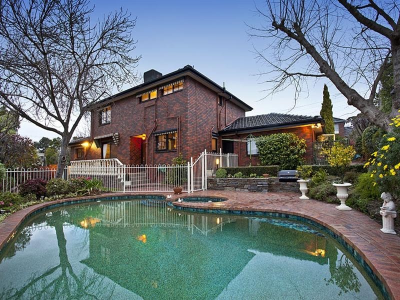1 Penhurst Court, Glen Waverley VIC 3150