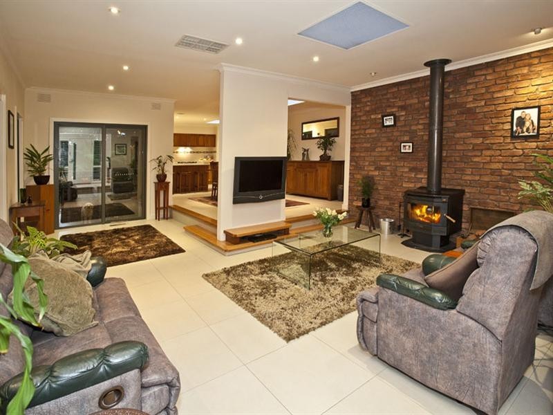 6 Penhurst Court, Glen Waverley VIC 3150