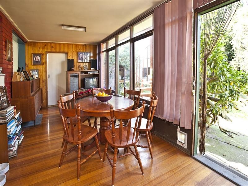 75 Benwerrin Drive, Burwood East VIC 3151