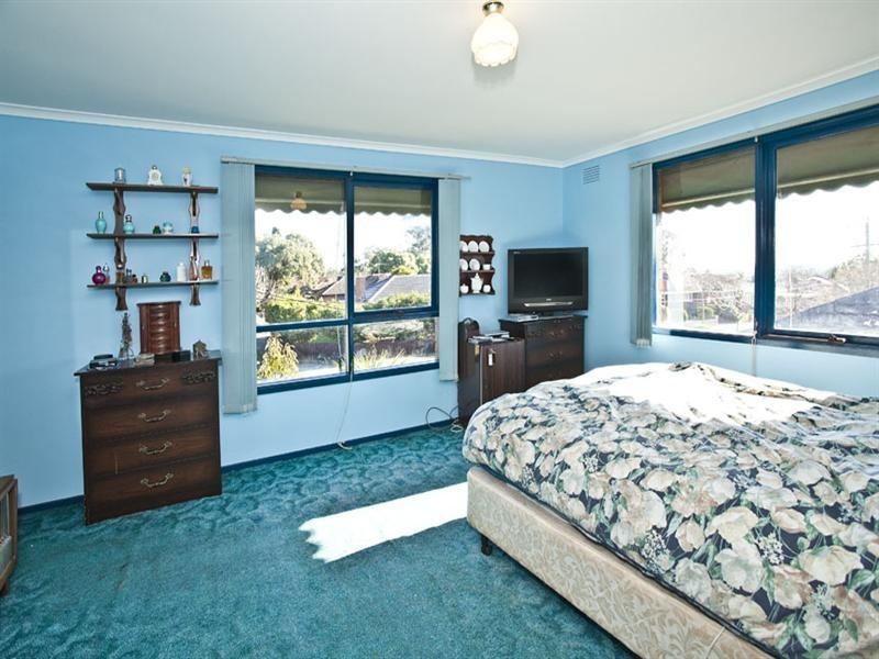 75 Benwerrin Drive, Burwood East VIC 3151