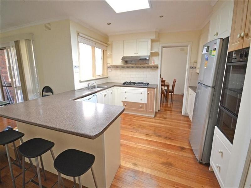 27 Mullens Road, Vermont South VIC 3133